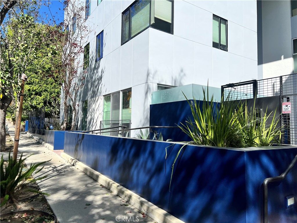 Photo of 1200 N Sweetzer Avenue #2, West Hollywood, CA 90069 (MLS # SR26053379)