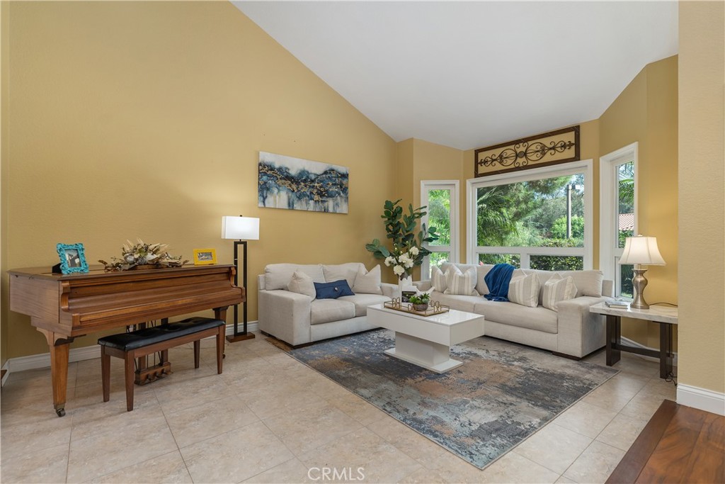 8 Rancho Laguna Dr.