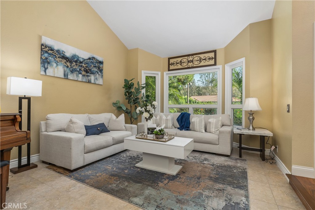 8 Rancho Laguna Dr.