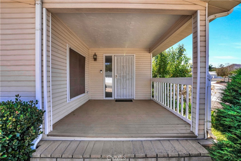 2525 Apple Tree