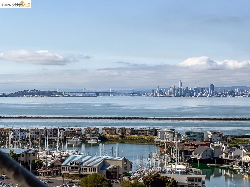 1400 Pinnacle Ct CT 401, Richmond CA 94801