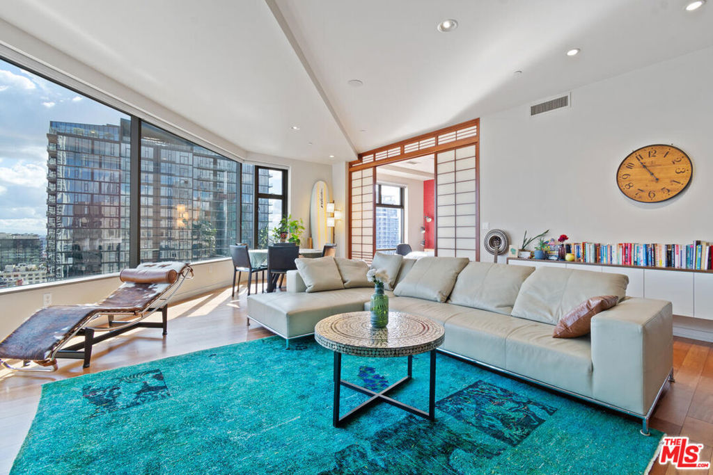 801 S Grand Avenue 2007
