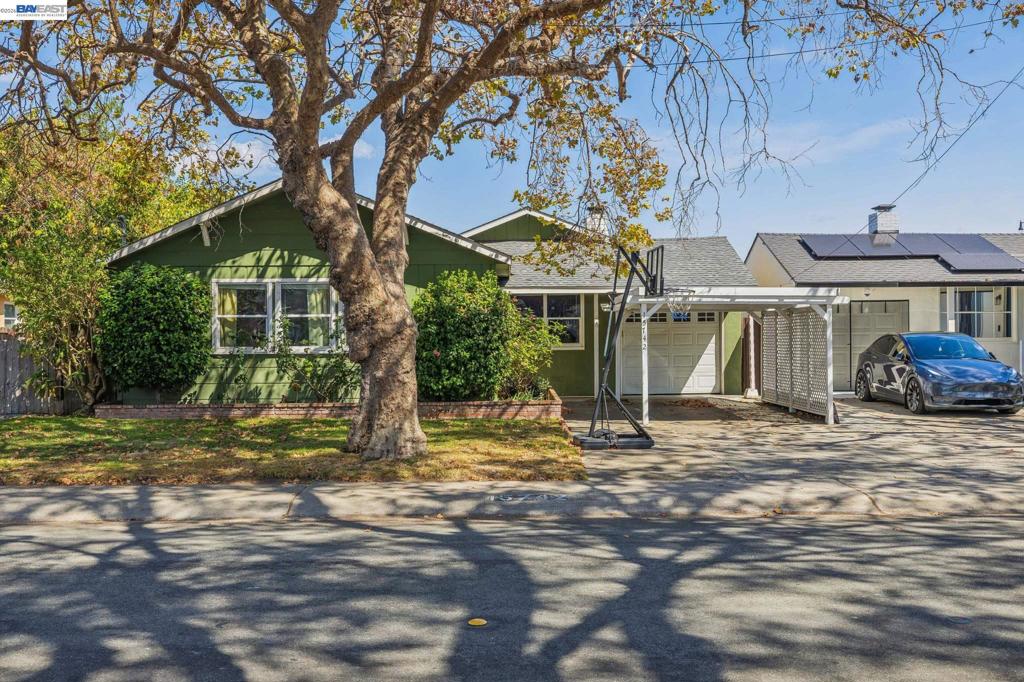 15742 Paseo Largavista