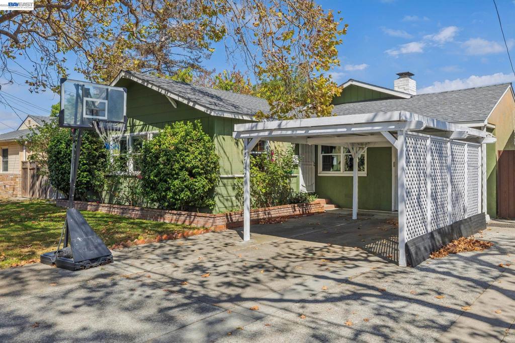 15742 Paseo Largavista