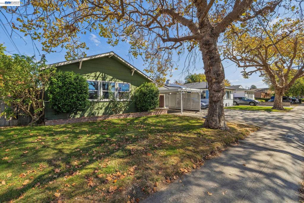 15742 Paseo Largavista