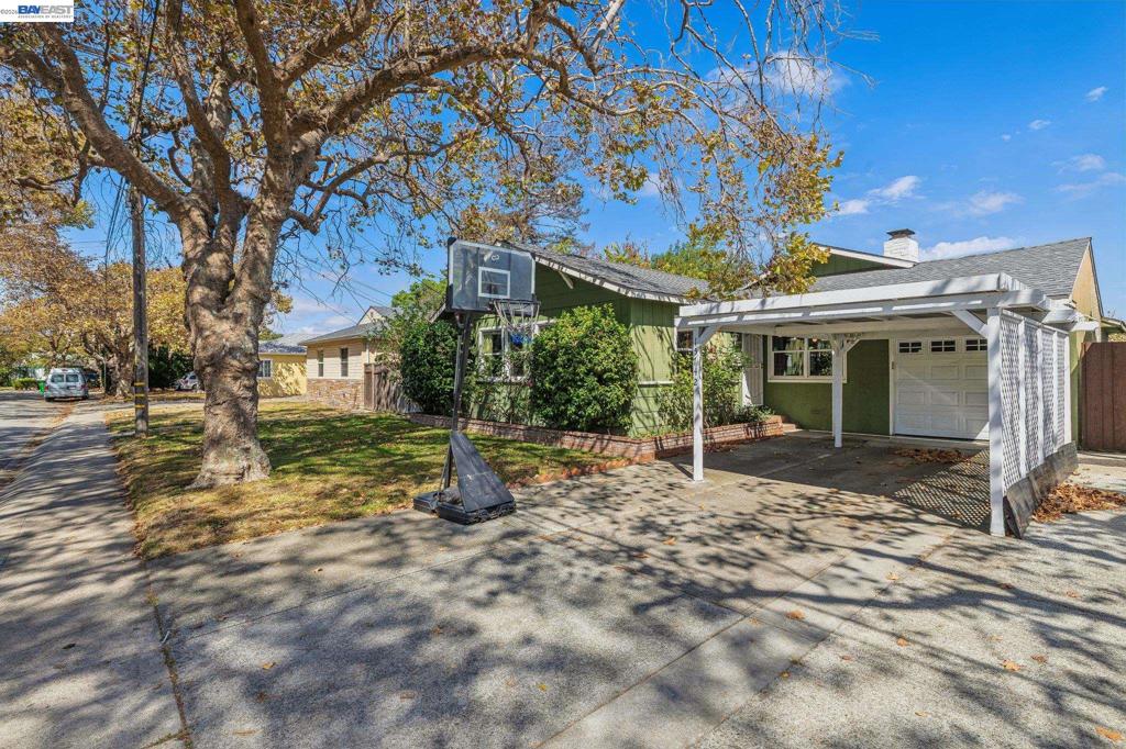 15742 Paseo Largavista