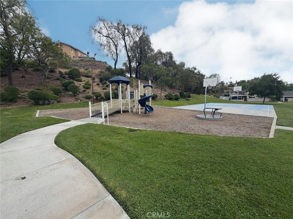 1307 Parkside Drive 111