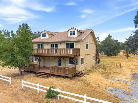 Photo of 47413 Road 417, Coarsegold, CA 93614 (MLS # FR26162394)