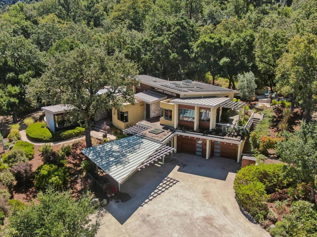 2 Buck Meadow Drive