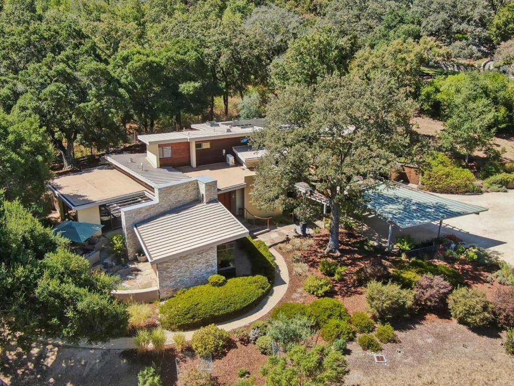 2 Buck Meadow Drive