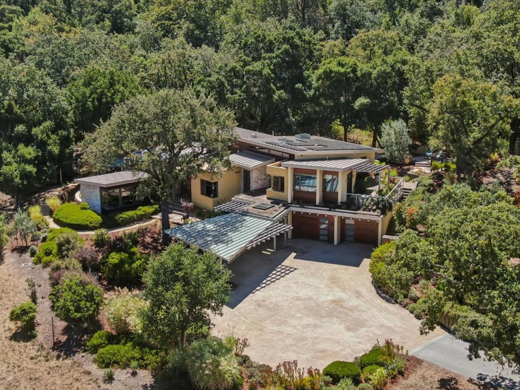 2 Buck Meadow Drive
