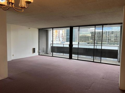 Photo of 801 Franklin St St #707, Oakland, CA 94607 (MLS # 41129239)