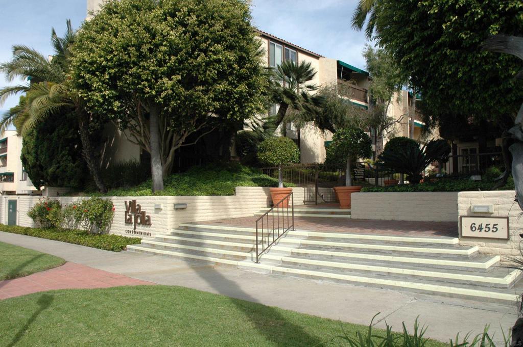 Ocean view unit but not on La Jolla Blvd. Gorgeous beautiful renovations just completed. New flooring, carpet, cabinets, counters, fixtures, paint and spotlessly cleaned. Large tiled stall shower. Security screen entry door. Unit is quiet, facing northwest with gentle ocean breezes. Heated pools, spas, saunas, exercise room, laundry rooms and trash chutes. Easy level stroll to Bird Rock or into the Village. Sandy Windansea Beach is just a couple of minute walk and the bus line stops in front of the complex every 20 minutes. Great location and a practically perfect unit. Villa La Jolla has four buildings with 60 units in each building. Hot & cold water included. The complex is all electric. The heating is radiant electric ceiling heat Parking space is #34 It is facing Palomar Avenue at the north end of the complex. Storage locker is #210 in the basement area..