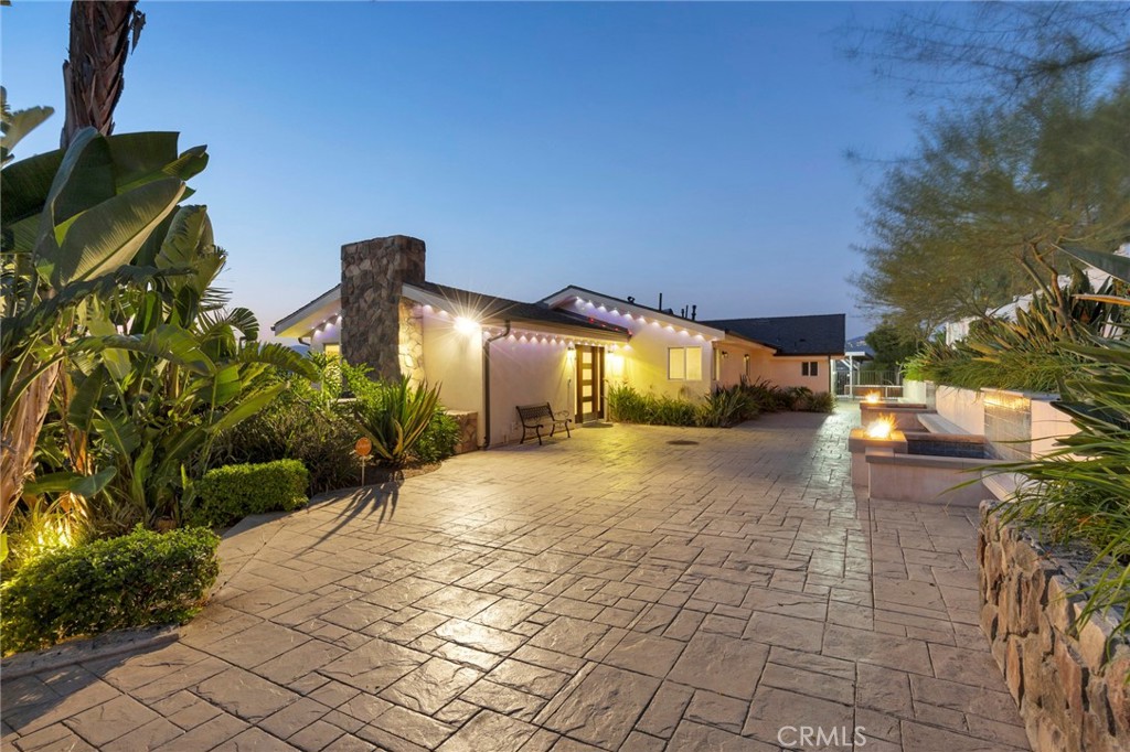 109 S Eucalyptus Drive