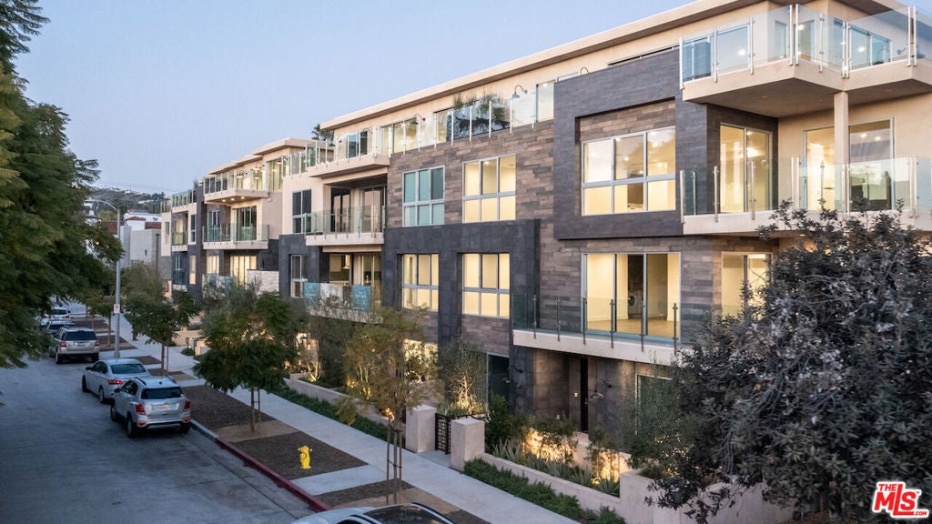 Photo of 728 N Sweetzer Avenue #112, West Hollywood, CA 90069 (MLS # 26850481)