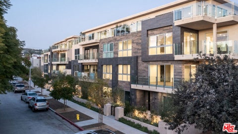 Photo of 728 N Sweetzer Avenue #112, West Hollywood, CA 90069 (MLS # 26850481)