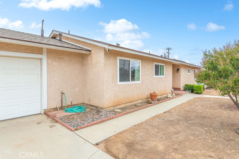 5615 Tomal Lane