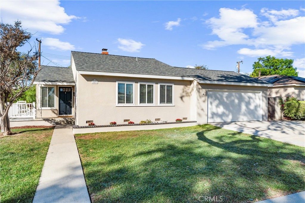 Photo of 601 W Southgate Avenue, Fullerton, CA 92832 (MLS # PW25245869)