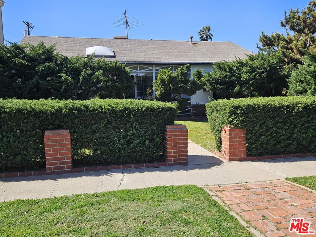 Photo of 2963 Kelton Avenue, Los Angeles, CA 90064 (MLS # 26662773)