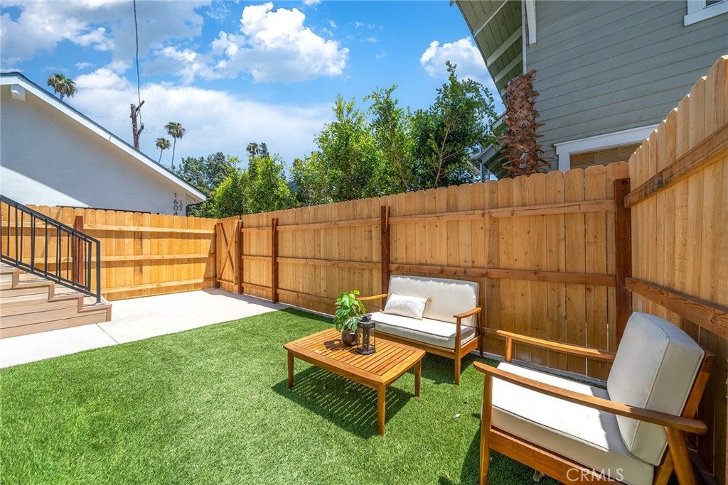 1606 1/2 N Kingsley DR, Los Angeles CA 90027
