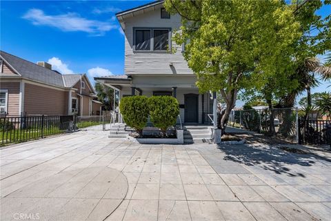 Photo of 927 Orange Street, Redlands, CA 92374 (MLS # IG26105145)
