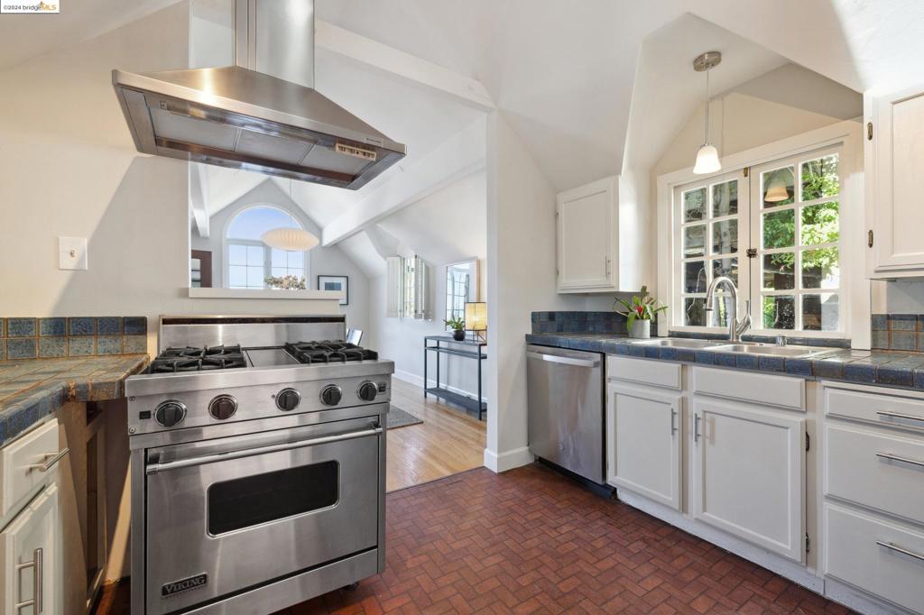 BERKELEY HILLS - Residential