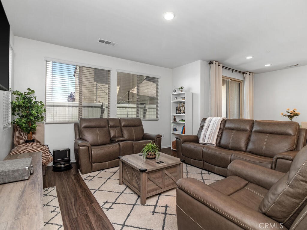 29425 Bovenzi Way
