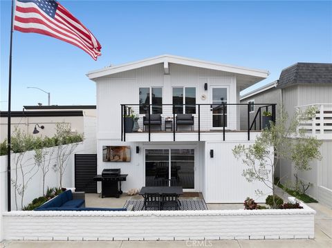 207 Colton Street Newport Beach CA 92663