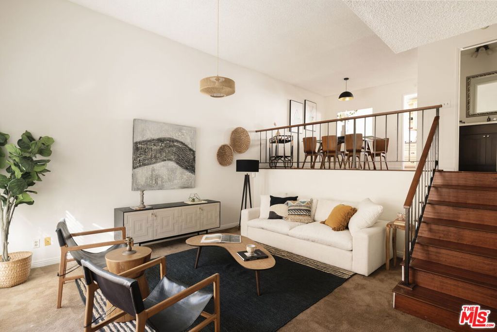 1711 Grismer Avenue 72