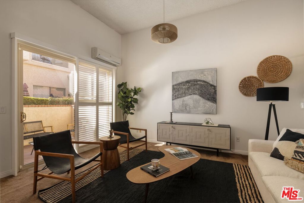 1711 Grismer Avenue 72