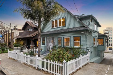 Photo of 2834 2834 SUMMIT STREET St, Oakland, CA 94609 (MLS # 41123875)