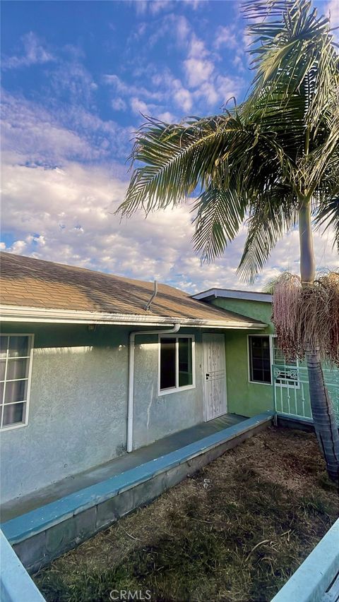 Photo of 1336 109 Place #1/4, Los Angeles, CA 90044 (MLS # IN26083795)