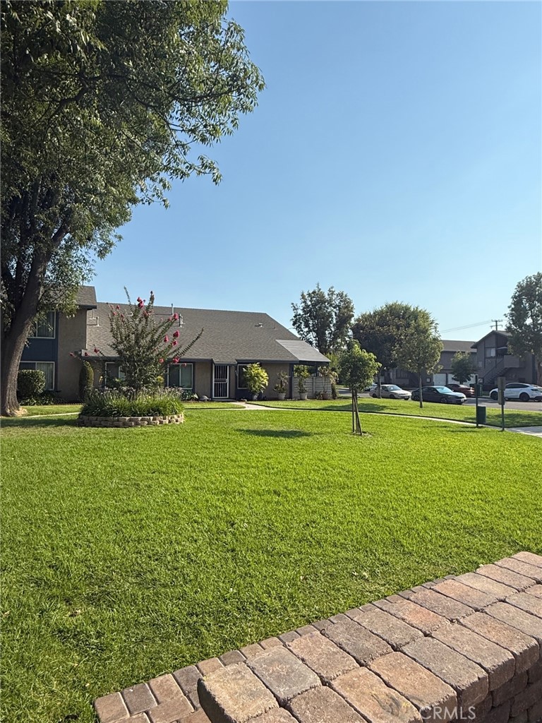 Welcome to your new home in the coveted Diamond Bar High School area! This beautifully maintained 3-bed, 2-bath condo sits in a serene, family-friendly community boasting lush green lawns, a pool, playground, and basketball court — ideal for active lifestyles and weekend chill-out time alike.
Highlights:
Light-filled living spaces and well-appointed bedrooms
Gorgeous communal green space — perfect for morning strolls or weekend lounging
Fantastic shared amenities: pool, playground, basketball court
Top-rated Diamond Bar High School district
Location & Lifestyle Perks:
About 27 miles east of Downtown Los Angeles, making trips into the city fast and straightforward via SR-60 or I-10
Just minutes from Orange County — including Brea, La Habra, and other nearby OC communities
This gem combines suburban tranquility with unbeatable location — close to major freeways, shopping, dining, and outdoor recreation. It's the best choice for families or professionals seeking comfort, quality, and connectivity.