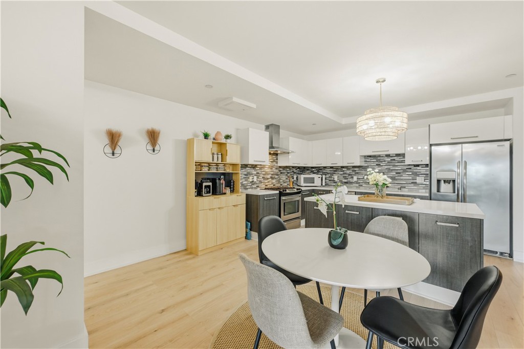 433 Pine Avenue 201