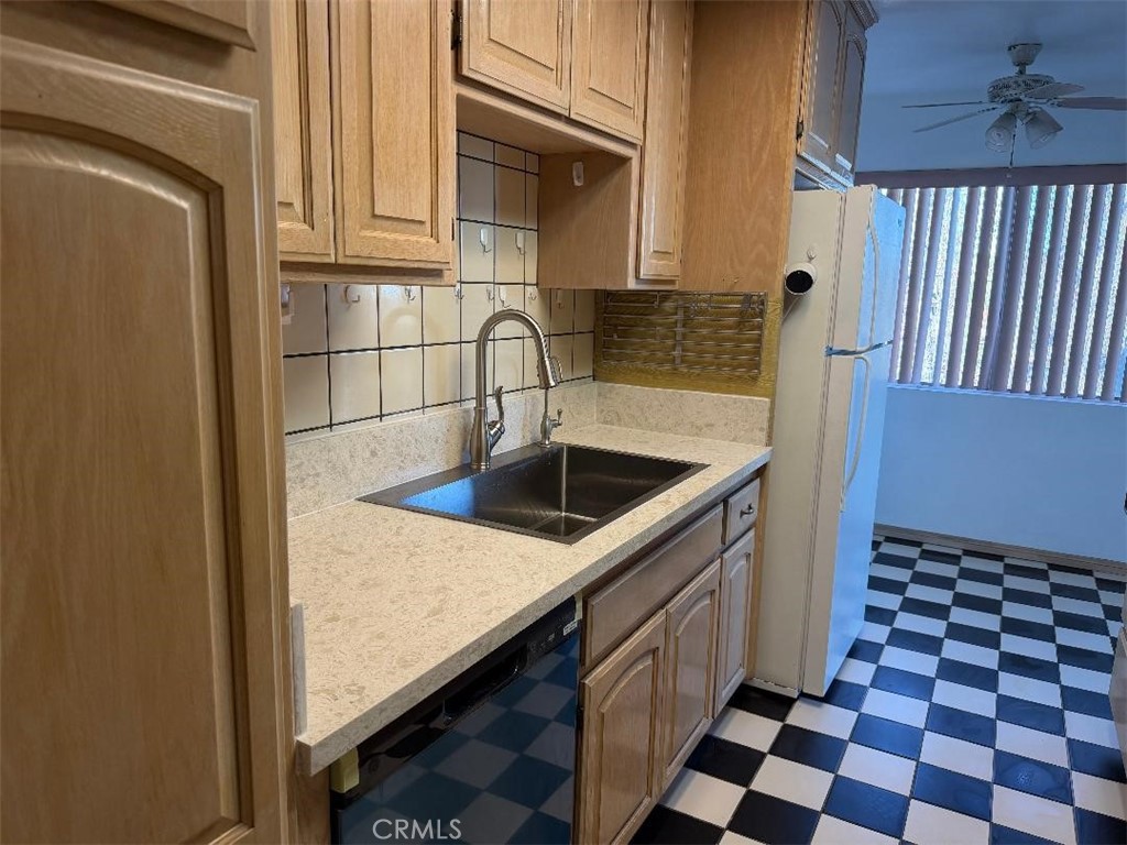 1301 S Atlantic Boulevard 414A
