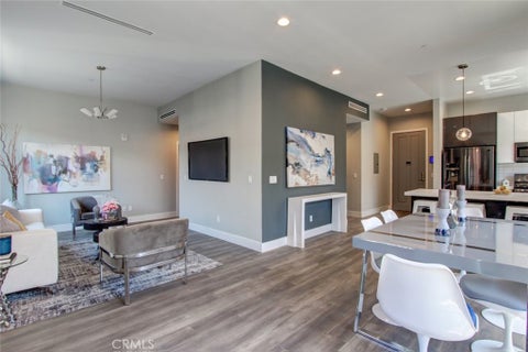 Photo of 330 Salem ST #304, Glendale, CA 91203 (MLS # SR26194350)