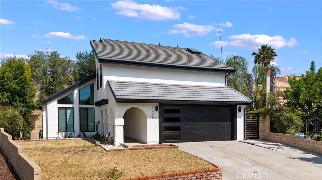 1290 N Tippetts Lane