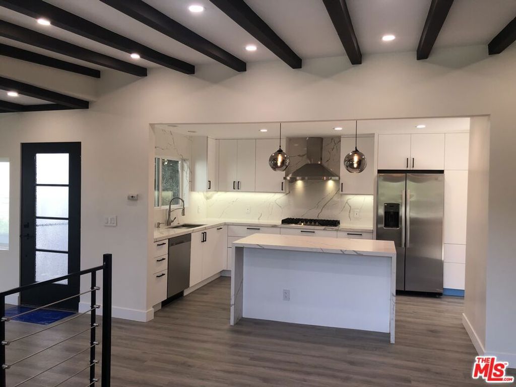Photo of 6900 Treasure Trail, Los Angeles, CA 90068 (MLS # 25539847)