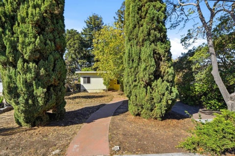 Photo of 1031 Hollyburne Avenue, Menlo Park, CA 94025 (MLS # ML82066145)