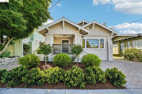 Photo of 5444 Lawton Ave AVE, Oakland, CA 94618 (MLS # 41137858)