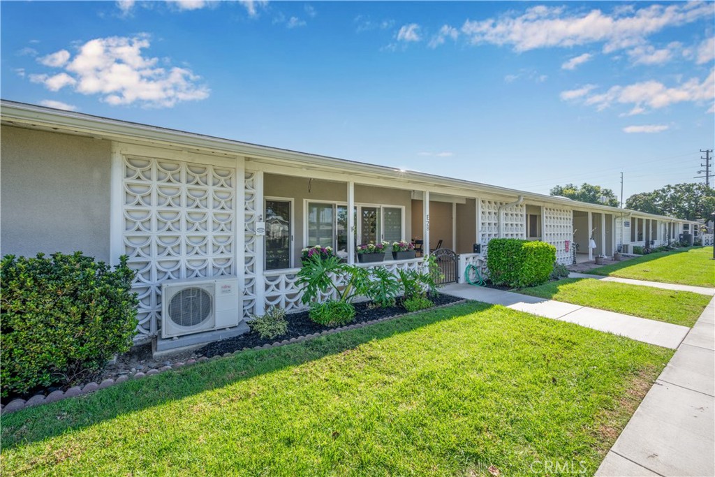 1461 Monterey 28E