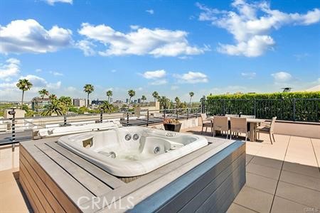 Properties 2 432 N OAKHURST 503