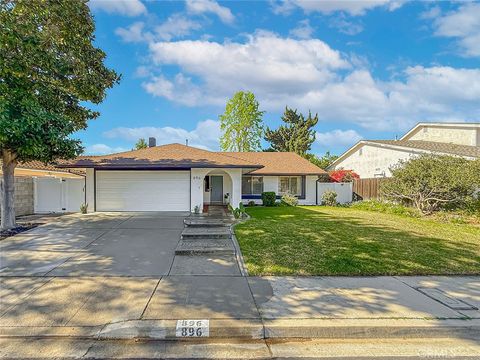 Photo of 896 Bright Star Street, Thousand Oaks, CA 91360 (MLS # SR26029587)