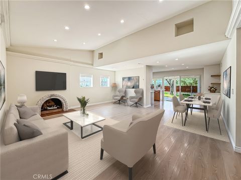 Photo of 896 Bright Star Street, Thousand Oaks, CA 91360 (MLS # SR26029587)