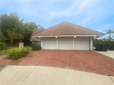 MLS: TR26104288