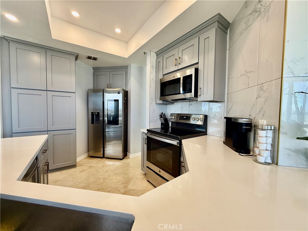 1310 E Ocean Boulevard 906