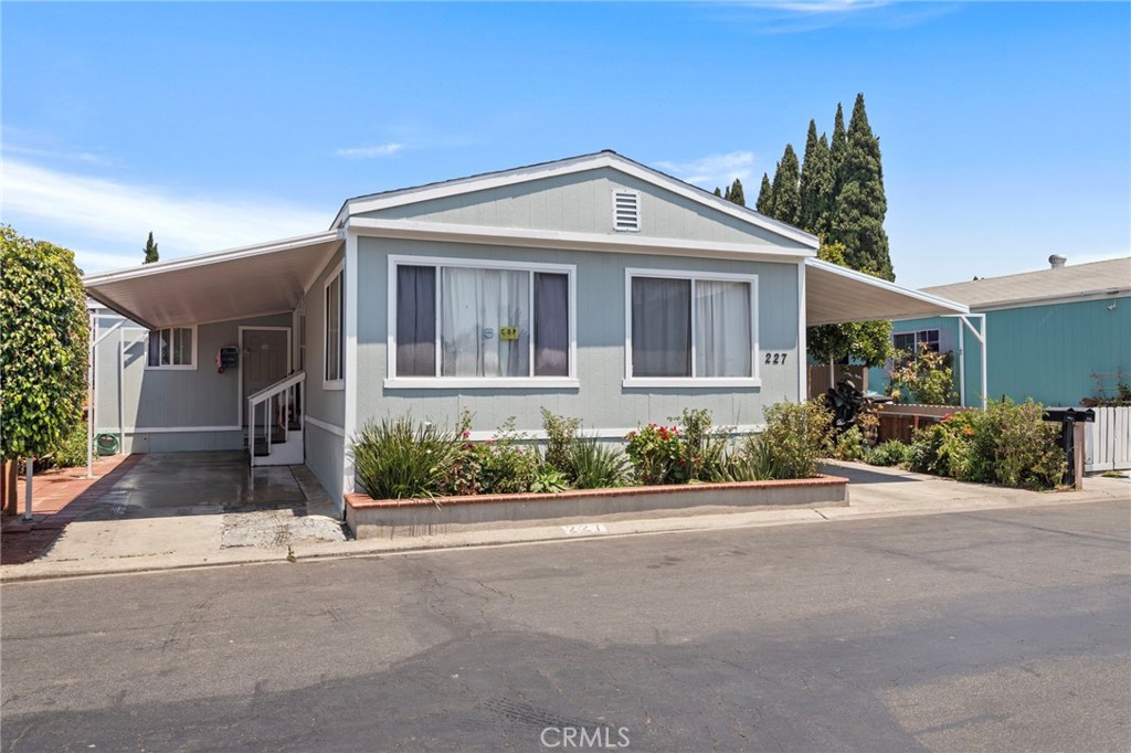Welcome to this beautifully maintained double-wide manufactured home located in the highly sought-after Park Terrace Mobile Park! This spacious residence features 4 generously sized bedrooms, 2 full bathrooms, and a bright, open-concept layout designed for comfortable living. The charming kitchen showcases elegant white wood cabinetry, ample built-in storage, and custom wood shelving, while the light-filled living room is perfect for everyday relaxation or entertaining guests. You'll also find a dedicated laundry closet with washer hookups for added convenience.
As a major bonus, the home includes a fully permitted ADU with 2 bedrooms and 1 bathroom, perfect for multigenerational living or rental income.
Park Terrace offers resort-style community amenities including a swimming pool, playground, green park spaces, a laundry facility, and a party hall available for special events. This location is ideal for both homeowners and investors looking to maximize value and versatility. You will find nearby:
• Asian Garden Mall / Little Saigon (5 min): Cultural hotspot for Vietnamese cuisine, markets, and festivals
• South Coast Plaza (12 min): World-renowned luxury shopping and dining experience
• Westminster Mall (10 min): Convenient retail and food options
Schools & Education
• Santa Ana College (5 min): Great for students and rental appeal
• Access to Garden Grove Unified & Santa Ana Unified school districts
Freeways & Transit
• Quick access to 22, 5, and 405 Freeways
• Close to ARTIC Station in Anaheim (15–20 min) for Amtrak & Metrolink connections
Entertainment & Recreation
• Mile Square Park (15 min): Huge park with trails, golf, and more
• Disneyland & Downtown Disney (20 min): Iconic attractions and rental draw
• The Observatory OC (10 min): Live music and entertainment venue
Healthcare & Services
• Fountain Valley Regional Hospital (12 min)
• UCI Medical Center (15–20 min)
Airports
• John Wayne Airport (SNA – 15 min)
• LAX – Approx. 45 min
WELCOME TO YOUR NEW HOME!
