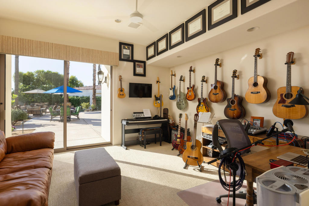 The Estancias Rancho LQ - Residential