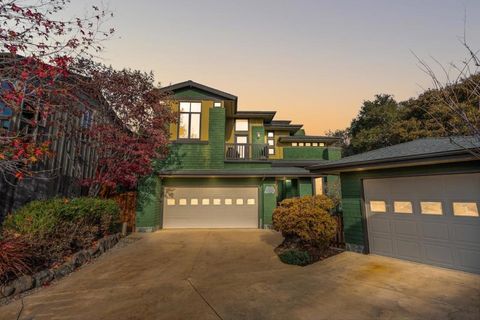 Photo of 2106 Harborview Court, Santa Cruz, CA 95062 (MLS # ML82029369)