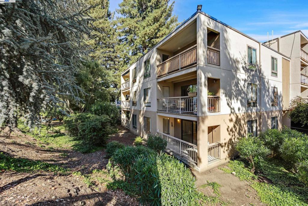 WALNUT CREEK - Residential